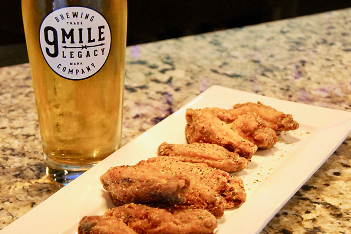 Wings at Mano's Restaurant & Lounge