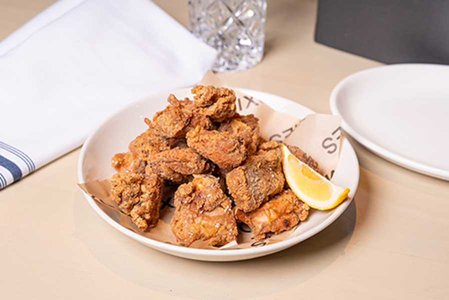 Dry Ribs at Moxies